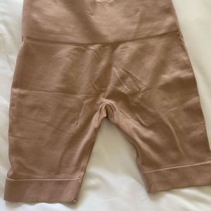 Set Active bike shorts in bloom